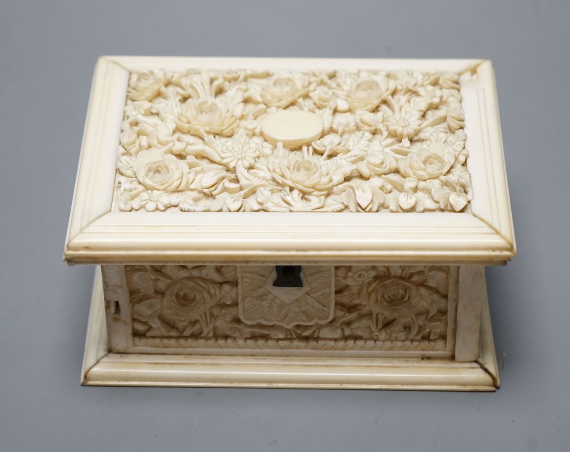 A 19th century carved Ivory Cantonese box, 12.5 cms wide.
